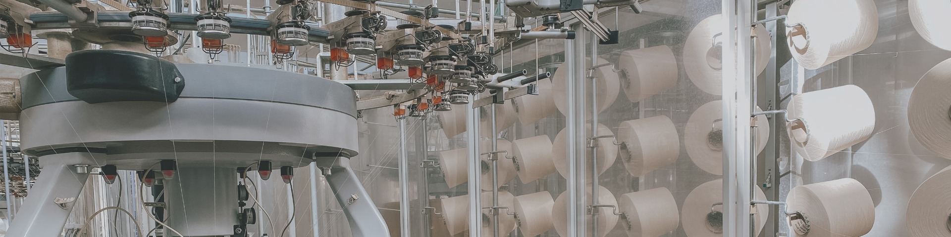 Nähmaschine in der Strickerei in Bodelshausen