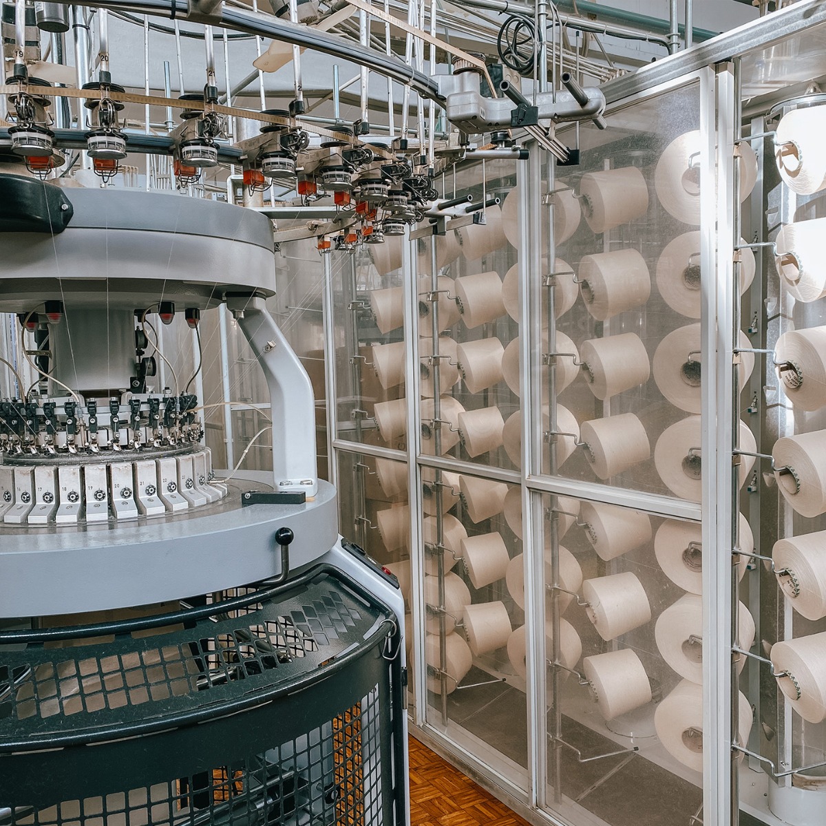 Rundstrickmaschine in der Strickerei in Bodelshausen