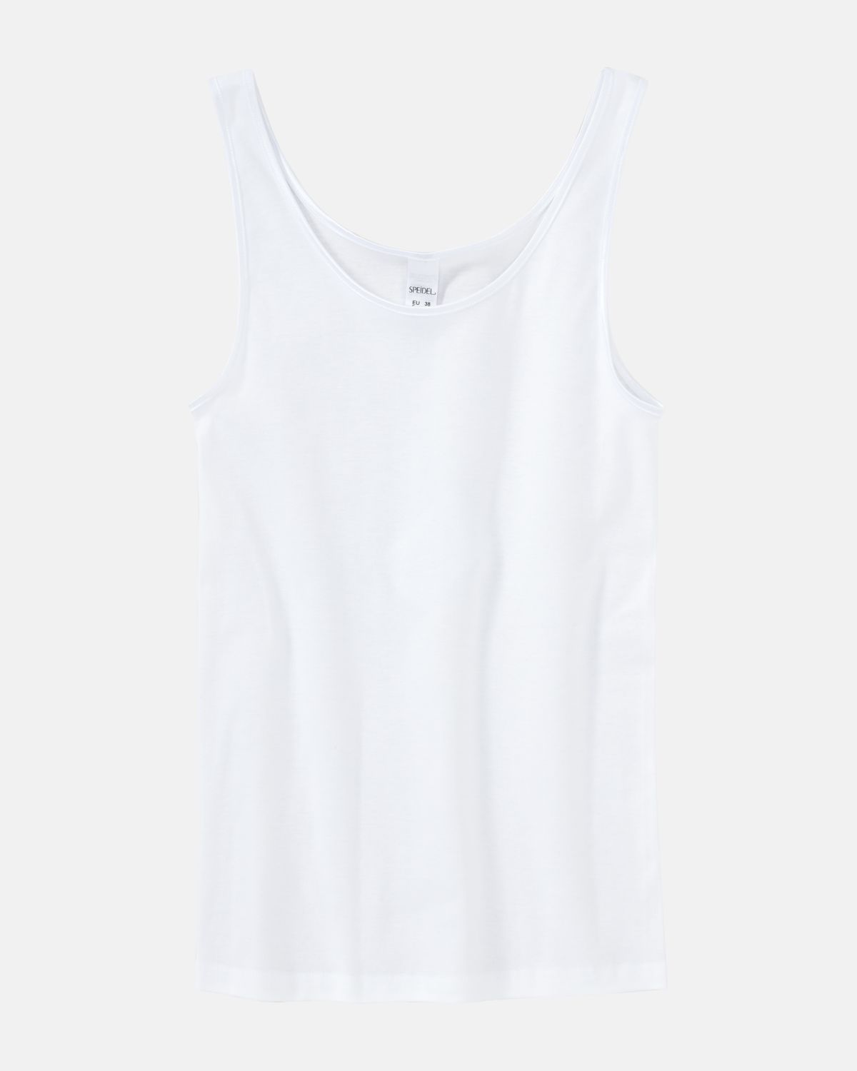 Achselhemd in weiß aus der Serie Natascha, flach auf einer Oberfläche liegend.