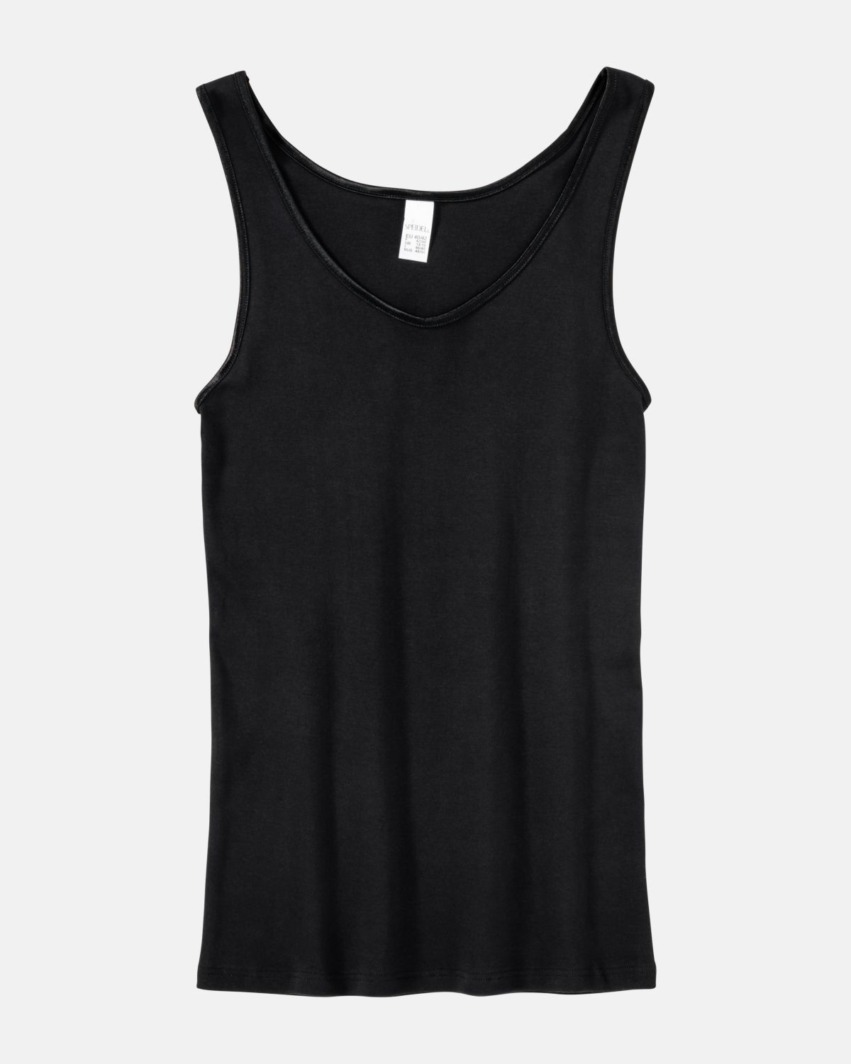 Achselhemd in schwarz aus der Serie Lingerie Plus, flach auf einer Oberfläche liegend.