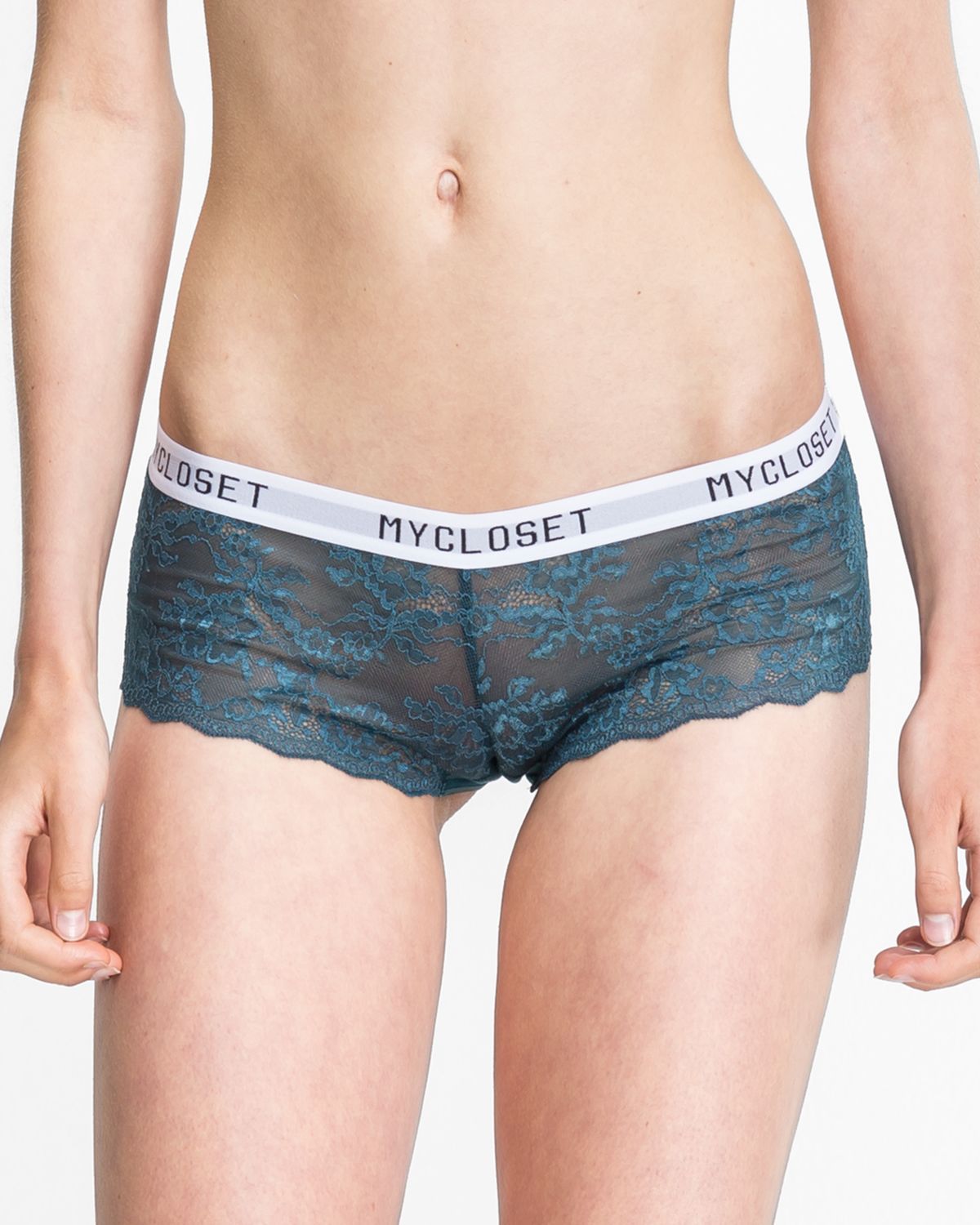 Model trägt Hip Pant in cord aus der Serie Logo Lover, Ansicht von vorne.