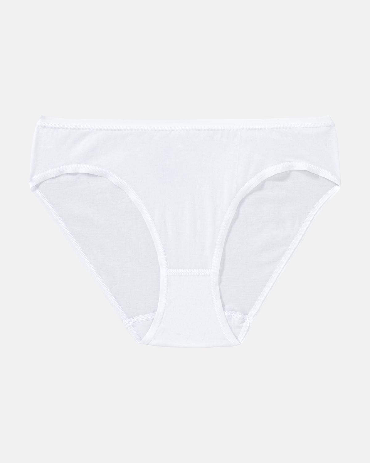 Bikinislip in off white aus der Serie Natural Beauty, flach auf einer Oberfläche liegend.