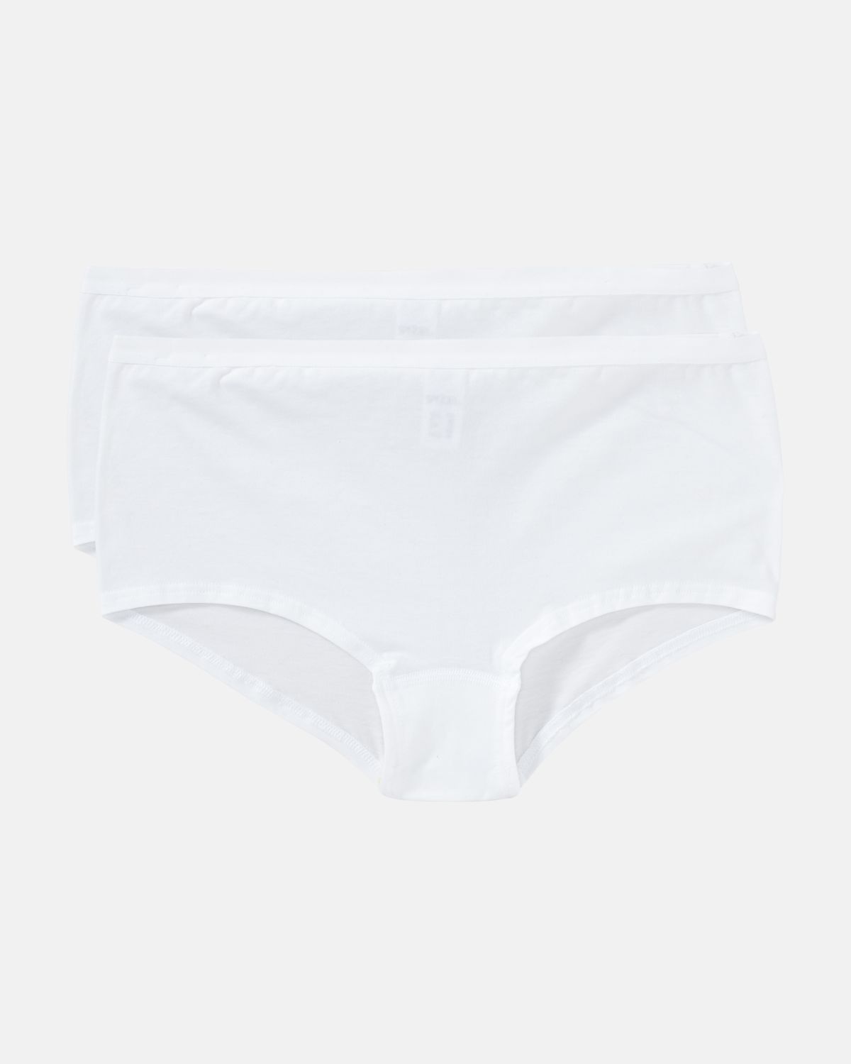 Pant in weiß aus der Serie Take two, flach auf einer Oberfläche liegend.