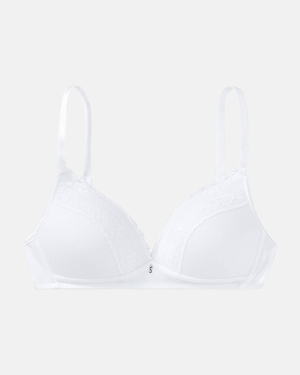 Schalen BH Triangle in weiß aus der Serie Smilla, flach auf einer Oberfläche liegend.