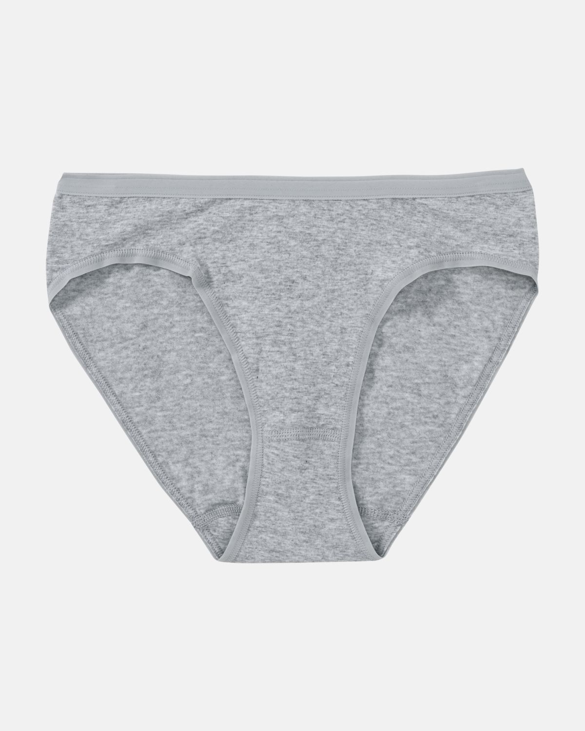 Bikinislip in kiesel mélé aus der Serie Bio Cotton plus, flach auf einer Oberfläche liegend.