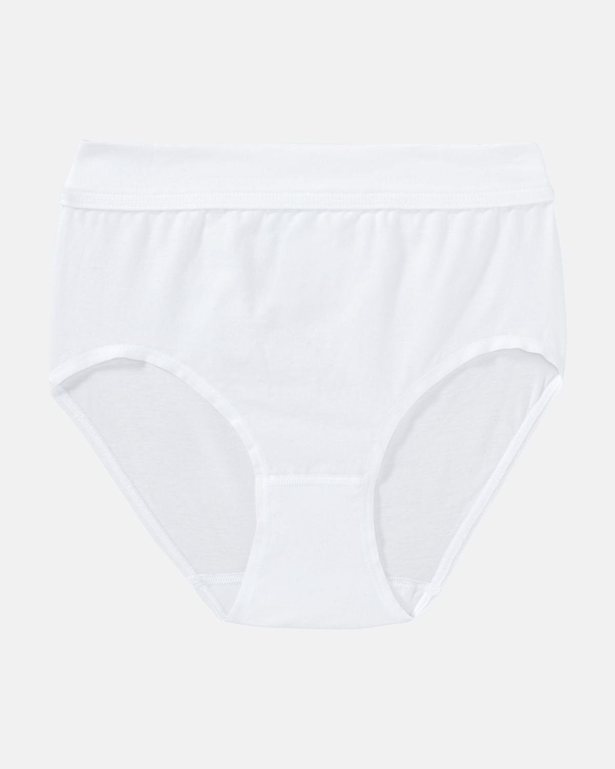 Maxislip in weiß aus der Serie Bio Cotton plus, flach auf einer Oberfläche liegend.