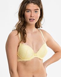 Model trägt Push up BH mit Bügel in zitrone aus der Serie Lacy, Ansicht von vorne.