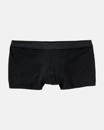 Herren Pant in schwarz aus der Serie Classic, flach auf einer Oberfläche liegend.