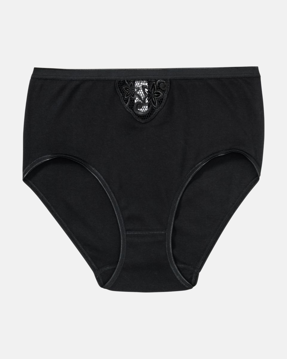 Maxislip in schwarz aus der Serie Lingerie Plus, flach auf einer Oberfläche liegend.