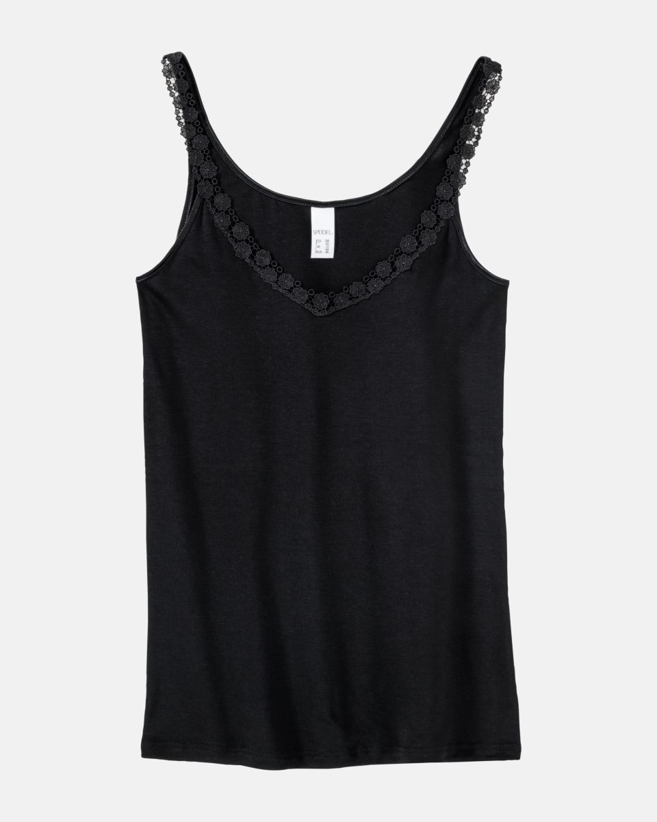 Trägerhemd in schwarz aus der Serie Nadine, flach auf einer Oberfläche liegend.
