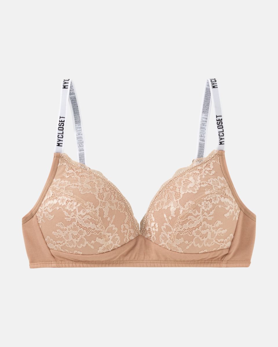 Schalen BH Triangle in caramel aus der Serie Logo Lover, flach auf einer Oberfläche liegend.