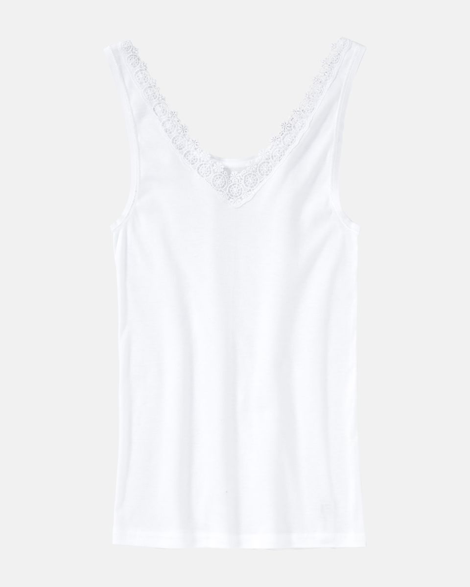 Achselhemd in weiß aus der Serie Silke, flach auf einer Oberfläche liegend.