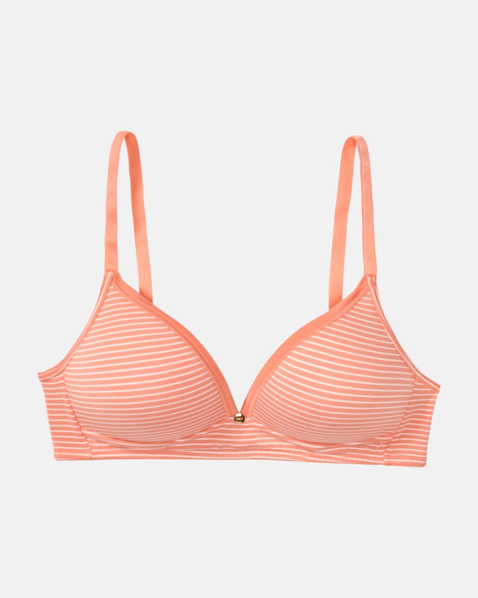 Schalen BH Triangle in melone / off white aus der Serie Rebecca, flach auf einer Oberfläche liegend.