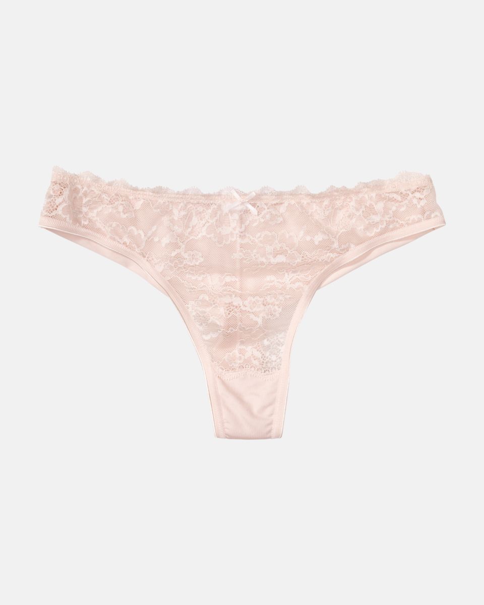 Brazilstring in lychee aus der Serie Lacy, flach auf einer Oberfläche liegend.