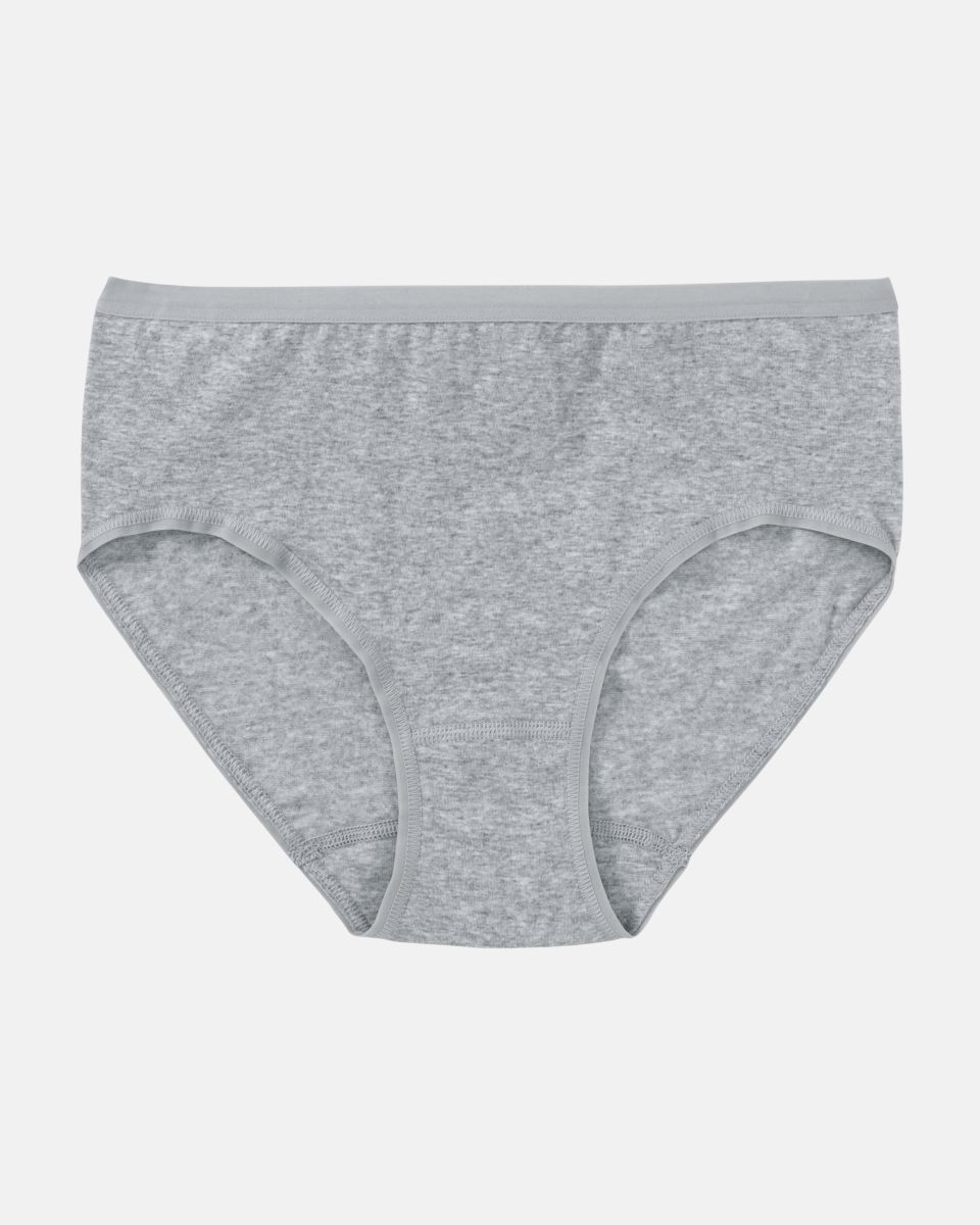 Midislip in kiesel mélé aus der Serie Bio Cotton plus, flach auf einer Oberfläche liegend.