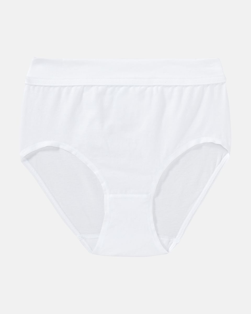 Maxislip in weiß aus der Serie Bio Cotton plus, flach auf einer Oberfläche liegend.